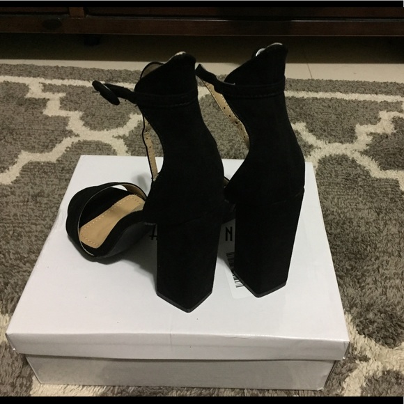 Fashion Nova Laurel Heels - Picture 4 of 5